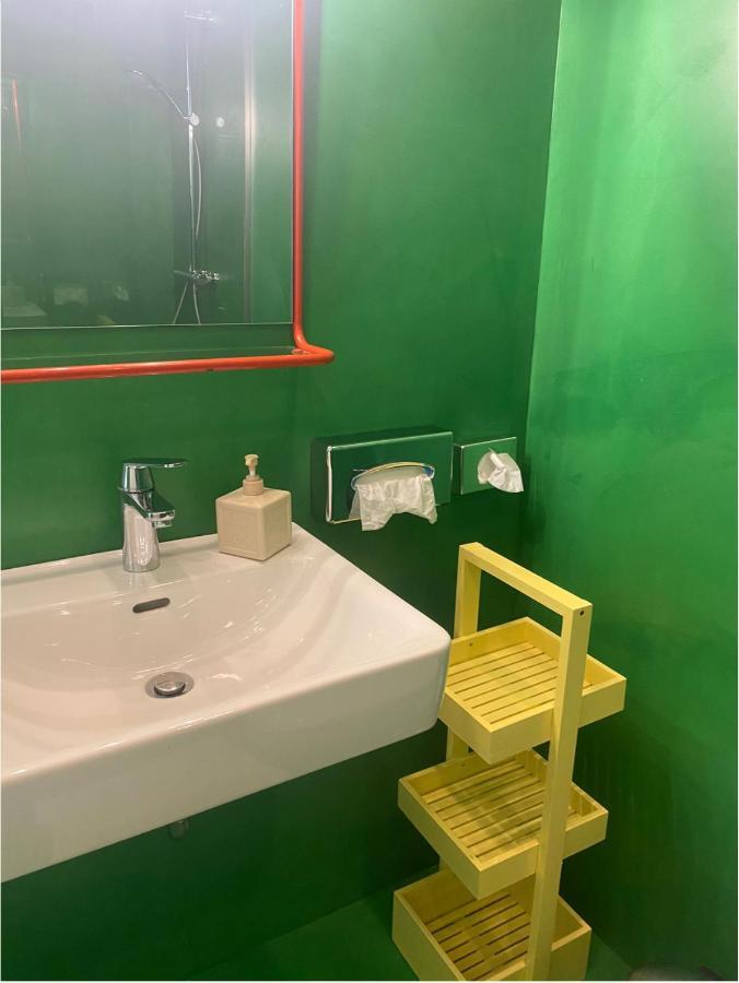 Your Lovely Central Home In Buzzing Exarchia Атина Екстериор снимка